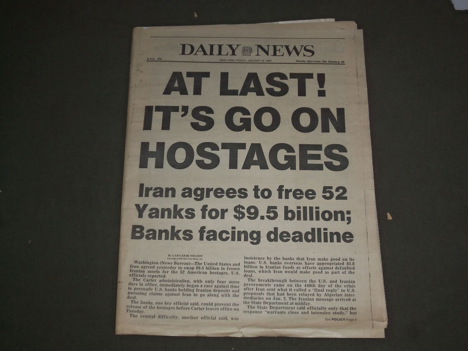 1981 JANUARY 16 NEW YORK DAILY NEWS - IRAN AGREES TO FREE 52 HOSTAGES - NP 3048