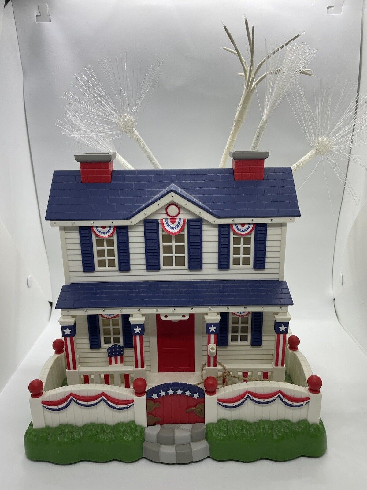Avon Gift Collection Patriotic Lighted Fiber Optic House 4th of July.