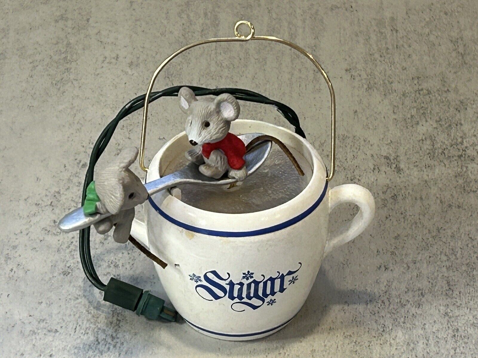 1989 Hallmark Keepsake Ornament Loving Spoonful Tea Mouse Light Motion UNTESTED