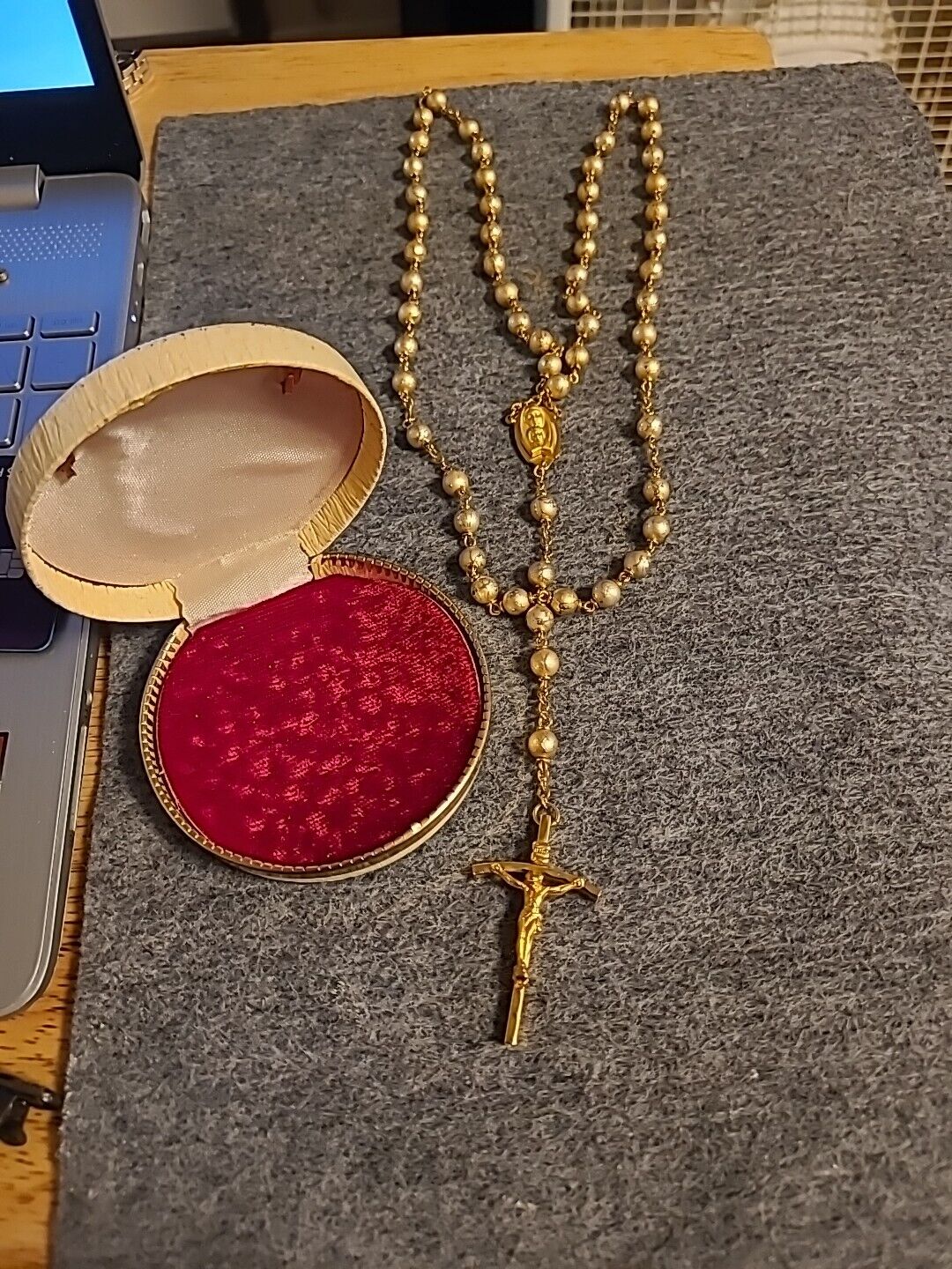 VINTAGE GOLDTONE ROSARY WITH CASE