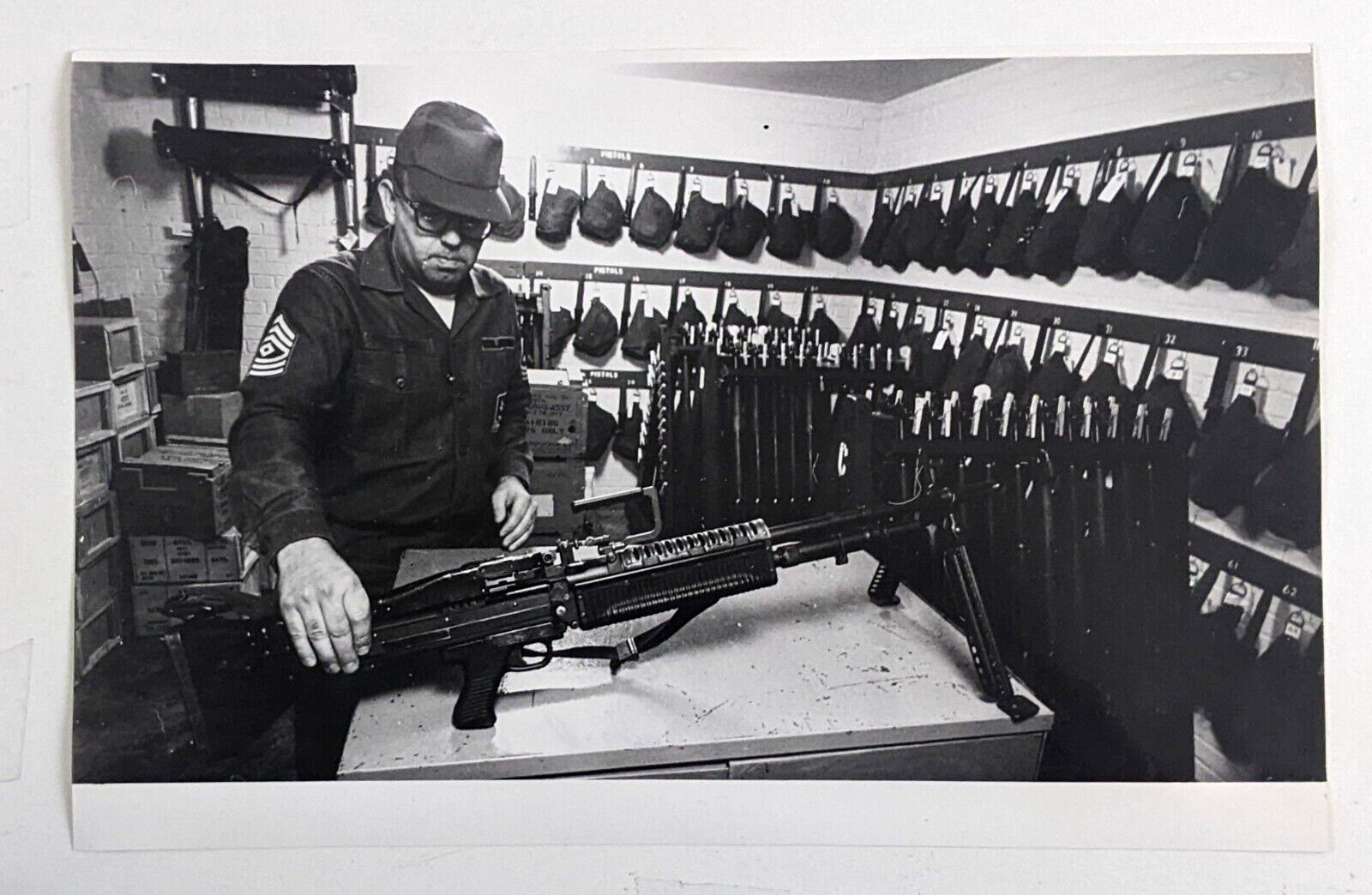 1970s US Army Armory Sergeant M-60 Machine Gun Vintage Press Photo #2