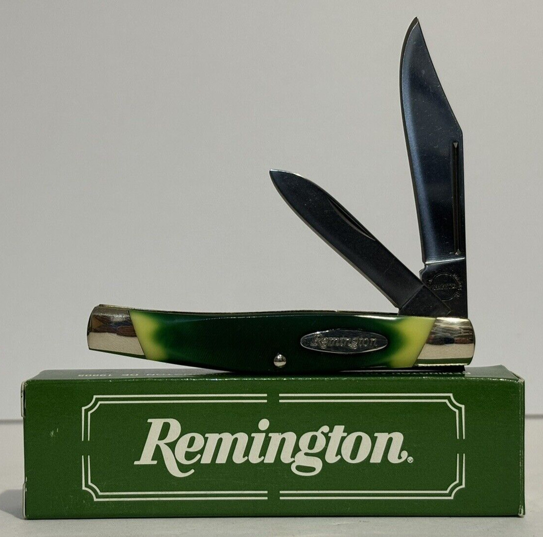 *Mint* Vintage Remington 9504 Two Blade Green Jack Knife NOS New Old Stock