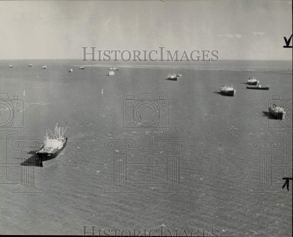 1965 Press Photo Cargo Ships in Texas Await End of Longshore Strike in Houston