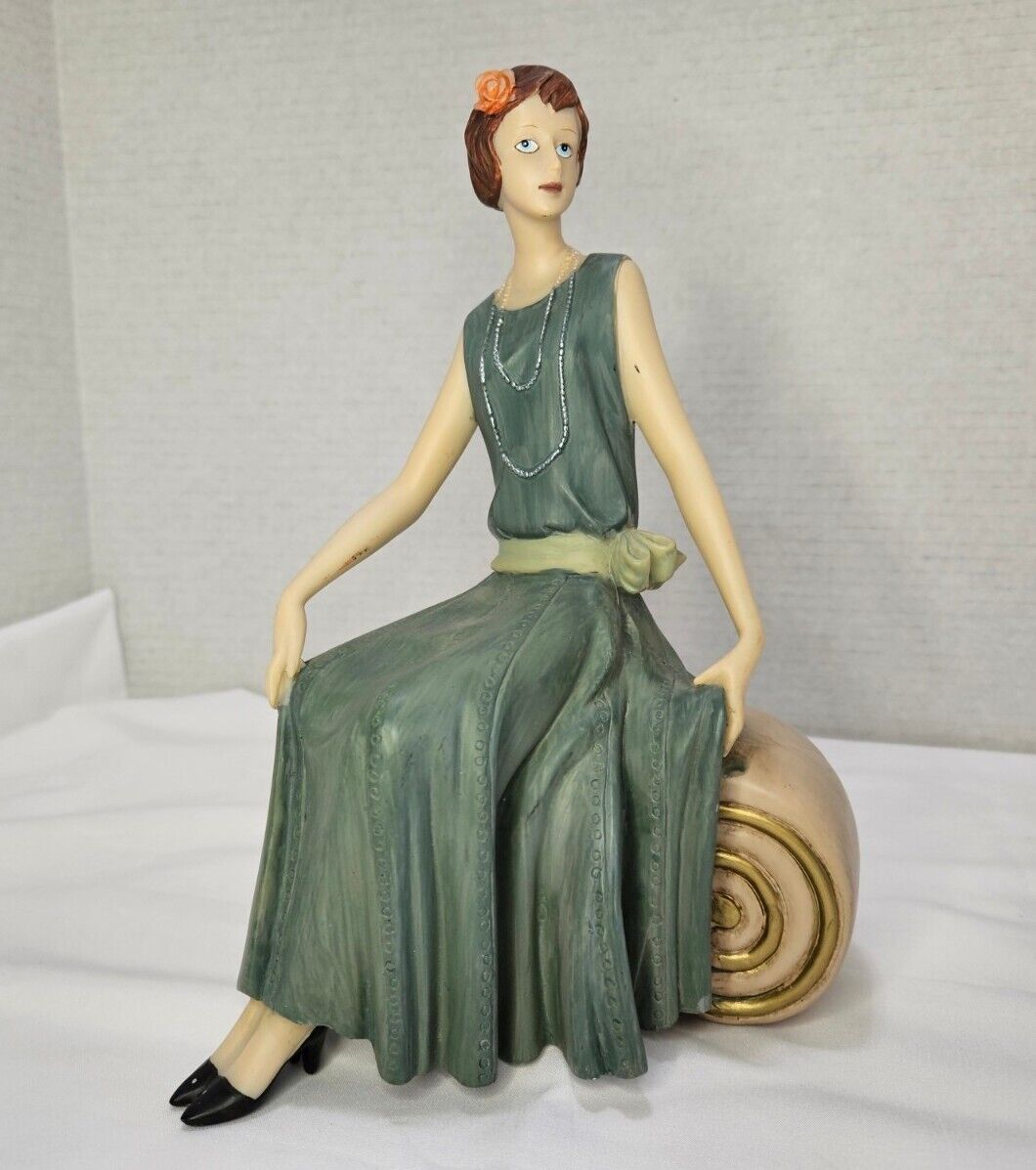 Vintage Seated 1920s Woman Statuette In Resin