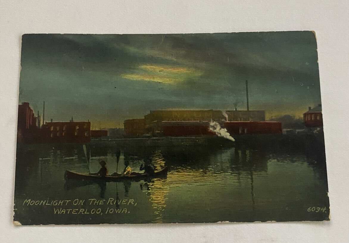 Waterloo IA-Iowa, Moonlight on the River, Vintage Postcard