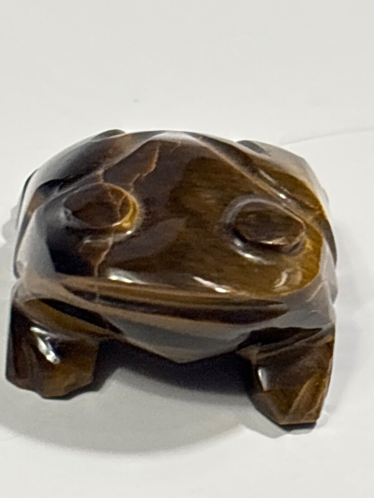 Gorgeous Zuni fetish stone carved golden irridescent Frog