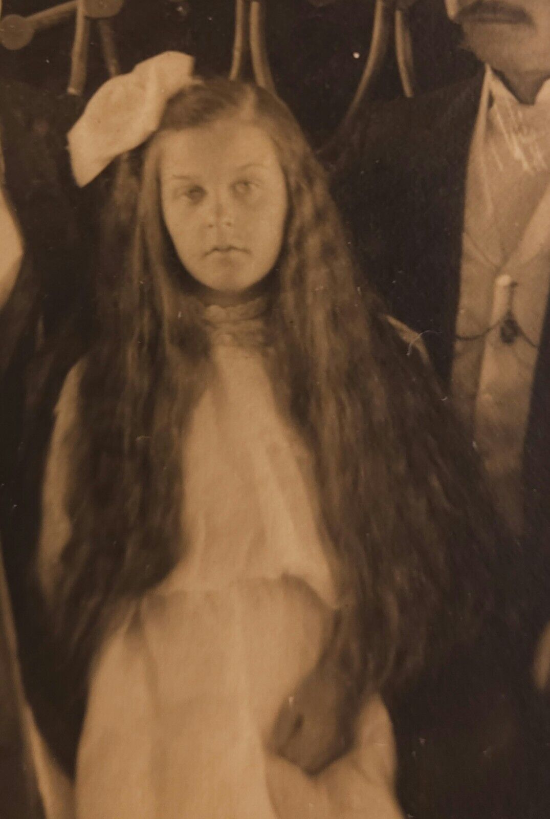 Vintage Extreme Long Hair Young Girl Family Portrait Studio Photo c. 1910