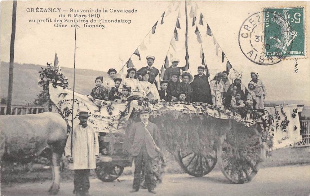 CPA CREZANCY SOUVENIR OF THE 1910 CAVALCADE FOR THE BENEFIT OF THE FLOOD DISASTERS