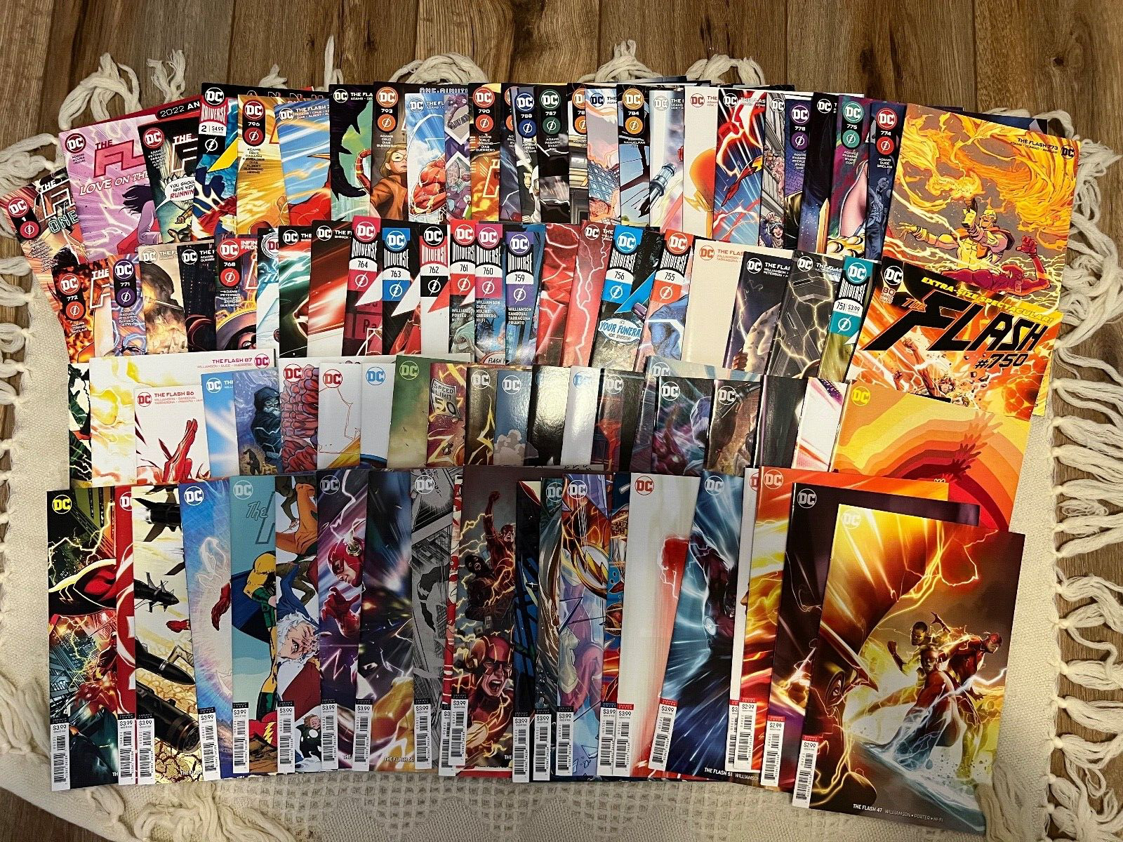 THE FLASH HUGE RUN 47-88, 750-96 ANNUALS OVER 90 BOOKS