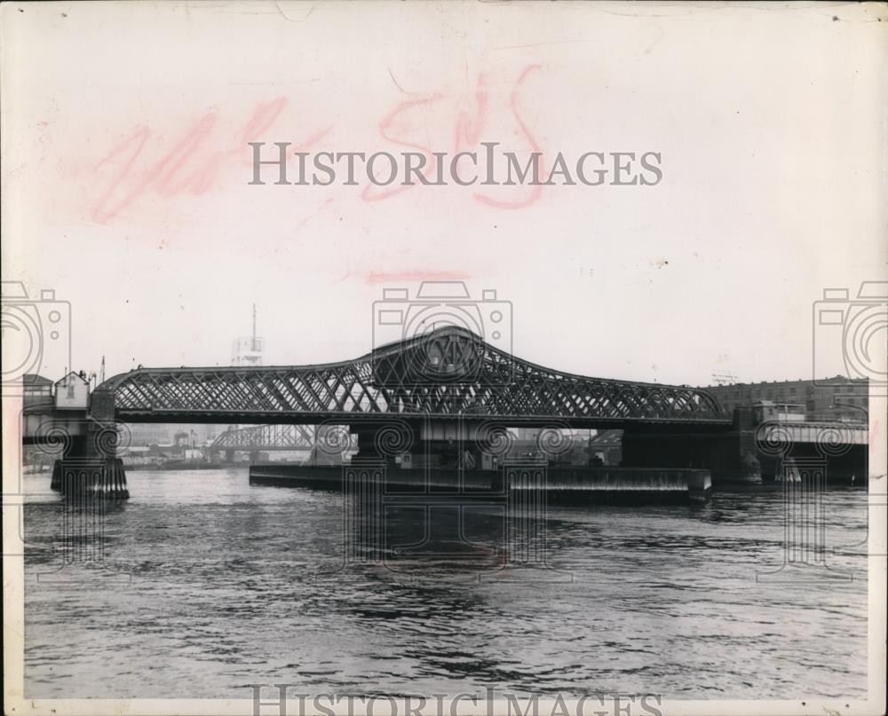1955 Press Photo Third Avenue Bridge, New York - nep07142