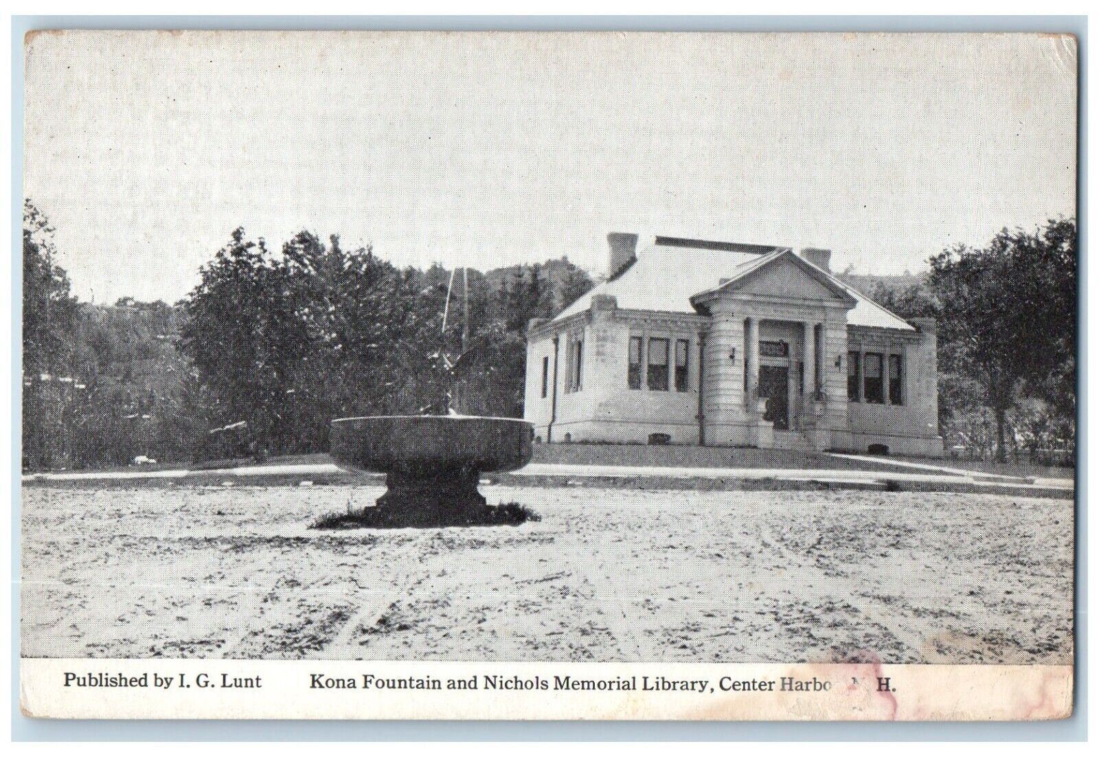c1910\'s Kona Fountain And Nichols Memorial Library Center Harbor NH Postcard