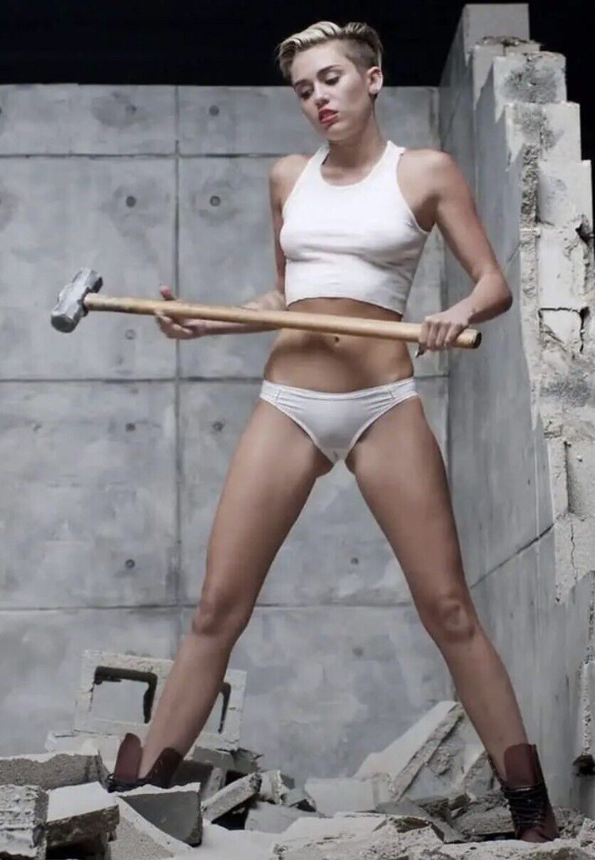 MILEY CYRUS - THE “ WRECKING BALL”  PHOTO 