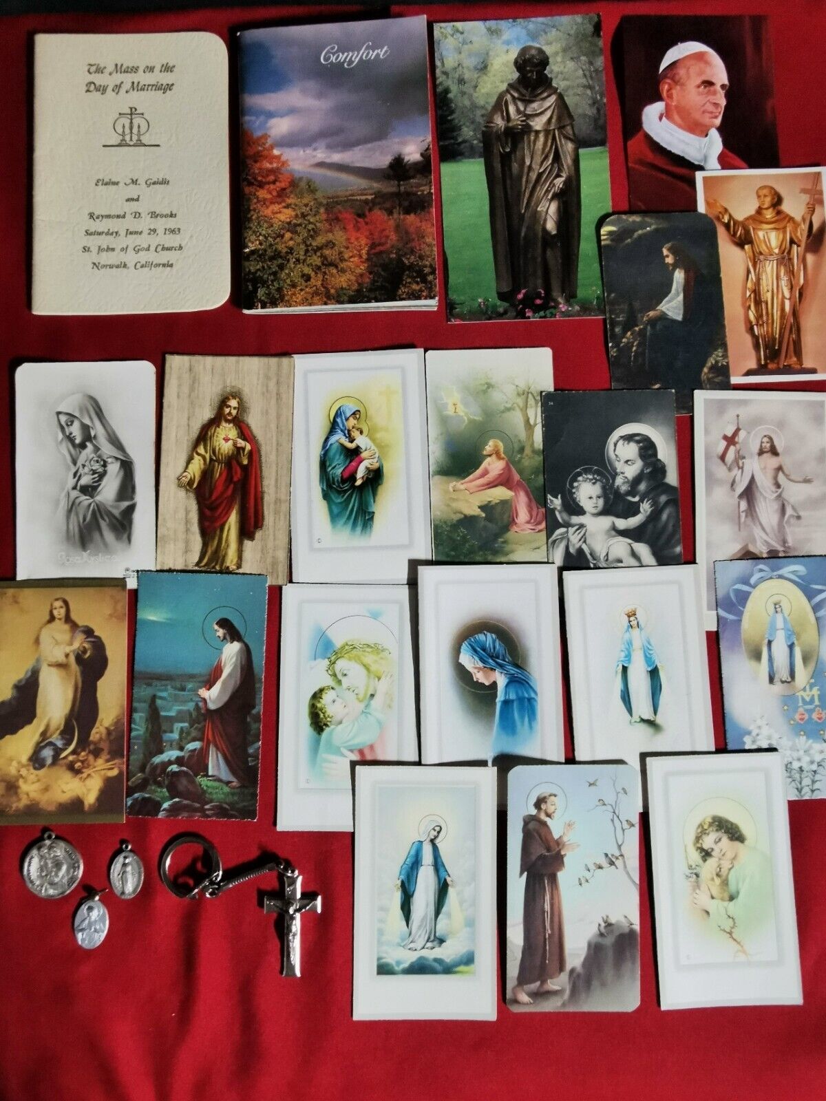 ~25~ Vintage Catholic Collectables Booklets Holy Prayer Cards Keychain Ephemera 