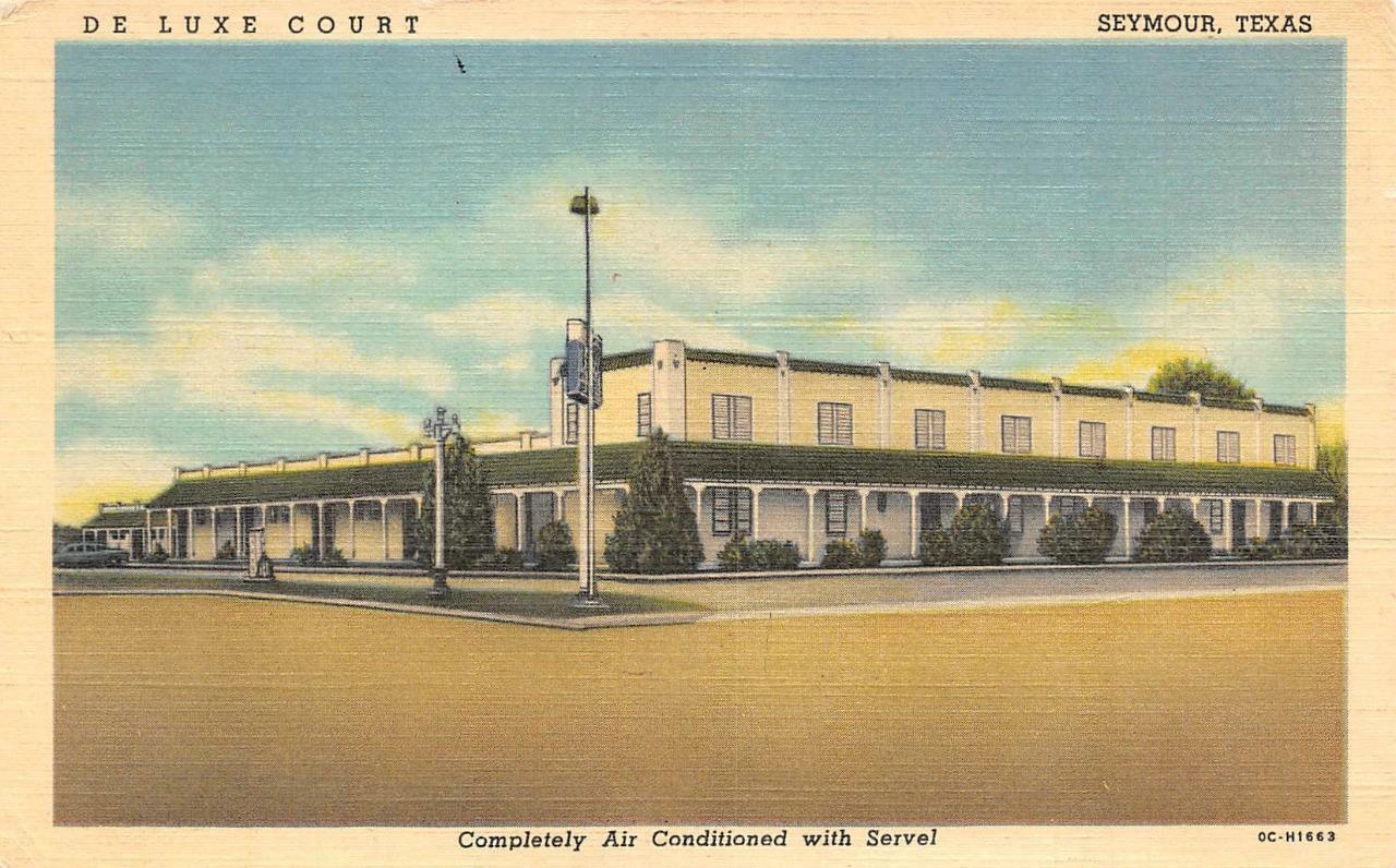 SEYMOUR, TX Texas  DE LUXE COURT MOTEL  Roadside  BAYLOR CO  c1940\'s Postcard
