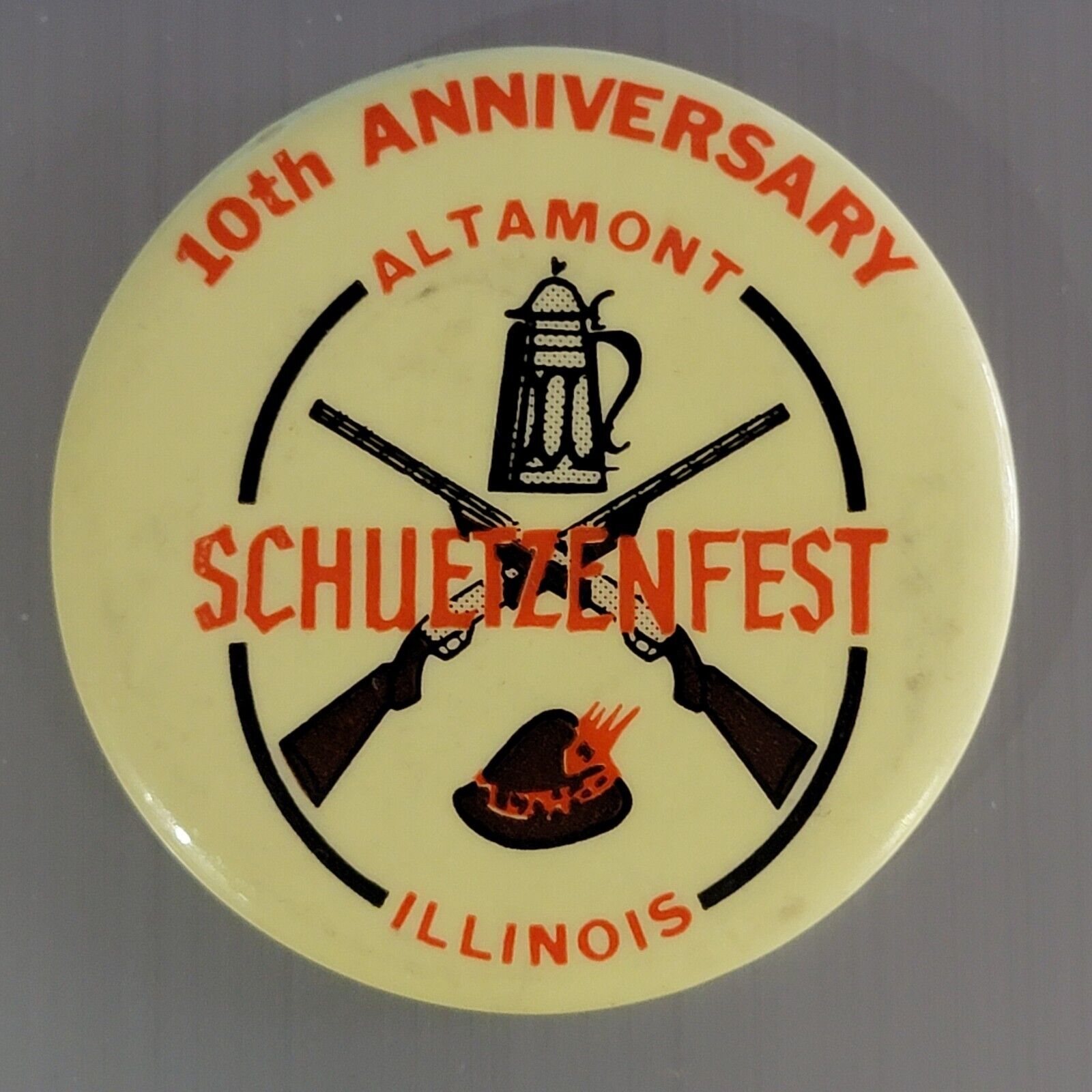 Altamont Illinois Schuetzenfest 10th Anniversary Rare Vintage Pin Beer Coll.