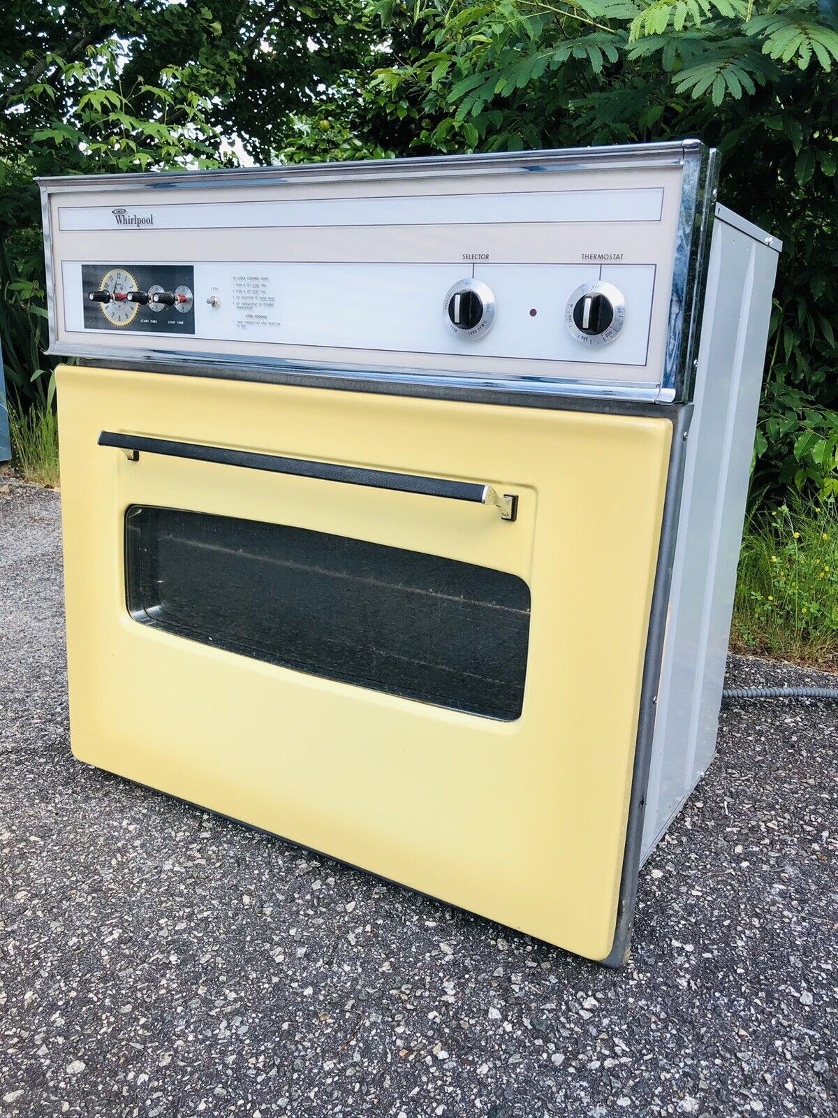 Vintage Mid Century Modern - Whirlpool Electric Wall Oven - ￼Yellow / Chrome