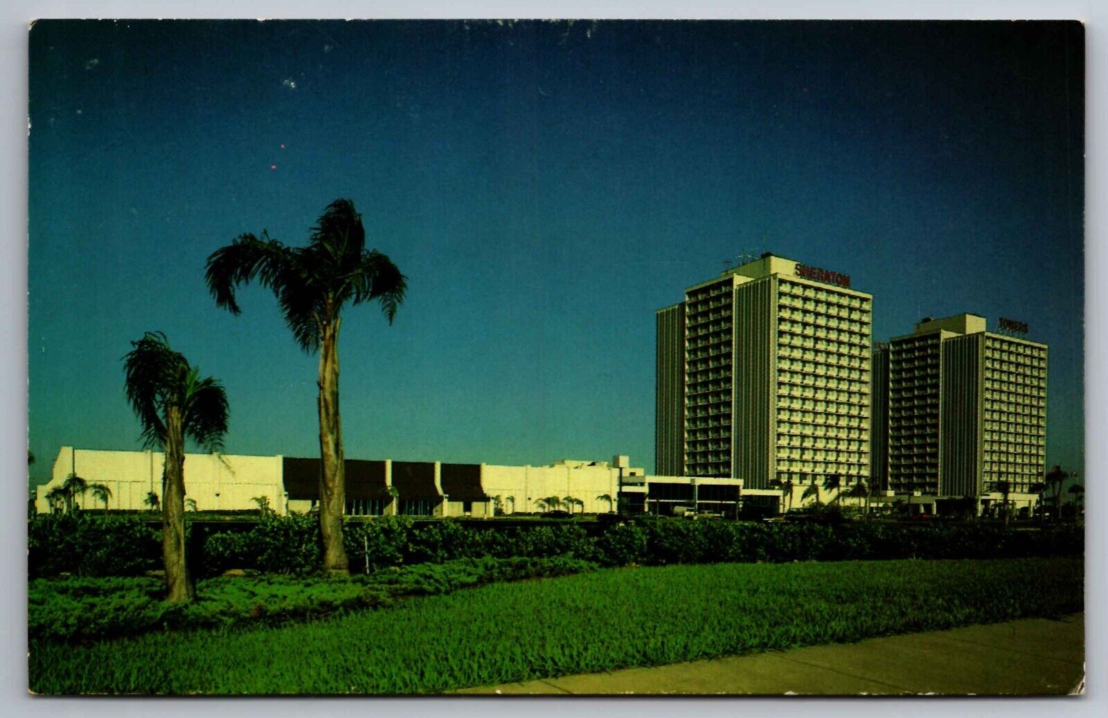 Postcard Sheraton Twin Towers Hotel-Convention Center Orlando Florida     F20
