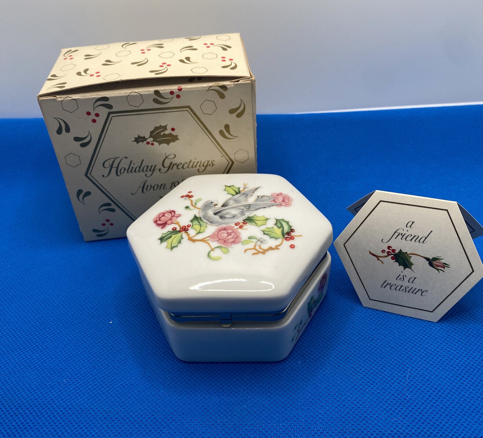 Holiday Greetings Dove Trinket Box Avon Ceramic Porcelain A Friend Is A Treasure