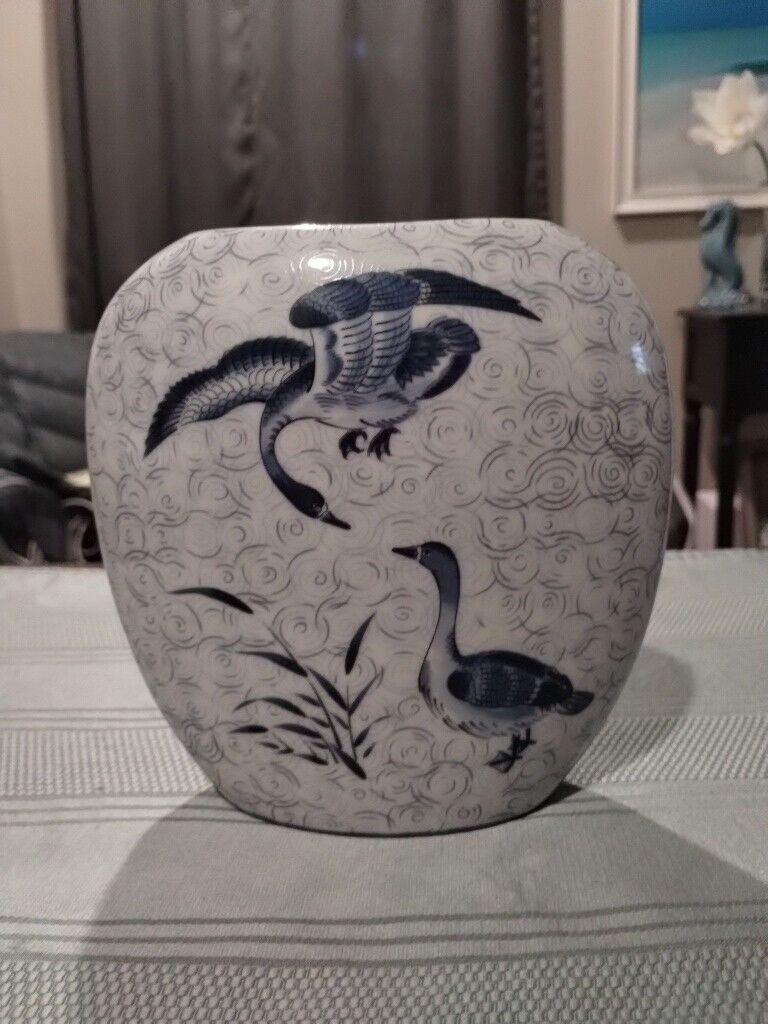 Vintage Yamaji Japan Blue & White Ceramic Vase Birds Geese Pattern 6 1/8”Tall