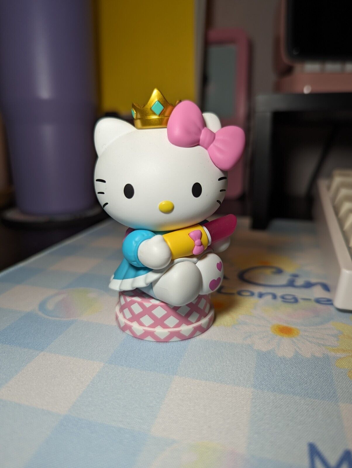 Popmart Sanrio Beauty Series - Hello Kitty Sweet Kiss (Chaser)