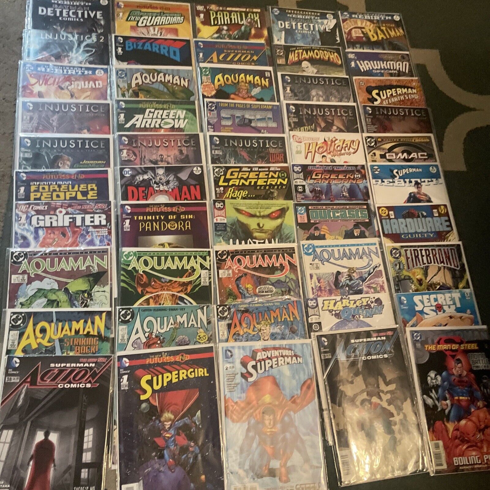 50 Comic Book HUGE lot DC Comics (Batman, Injustice, Aquaman, Others) Lot DC1