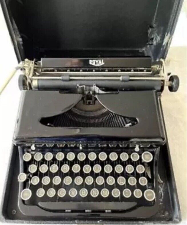 Vintage 1938 ROYAL Model B Speed King Portable Touch Control Typewriter Case