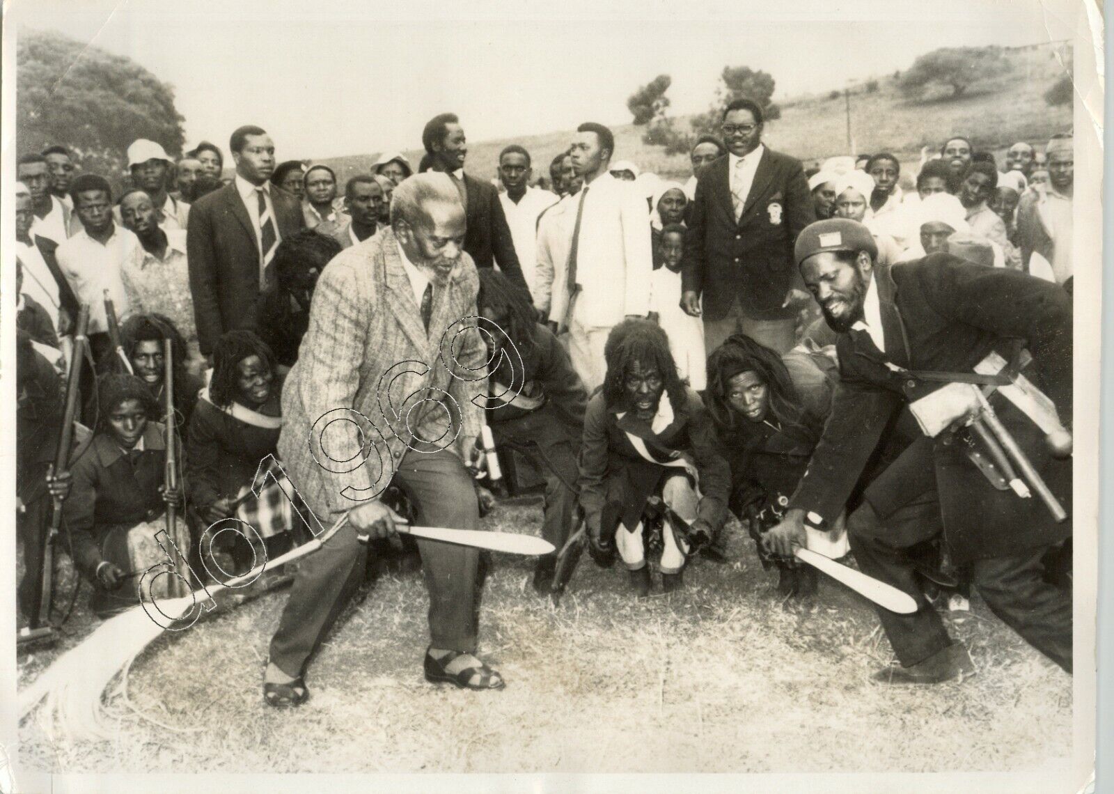 KENYA President Jomo Kenyatta gives Farm to Landless Families Press Photo 1974