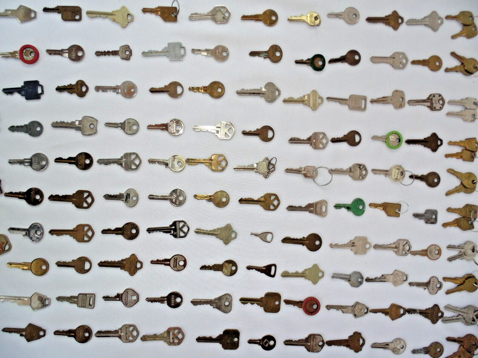 Lot 125 Vintage Random Cut Keys House Car Auto Cabinet Padlock Misc 2-LBS Pounds