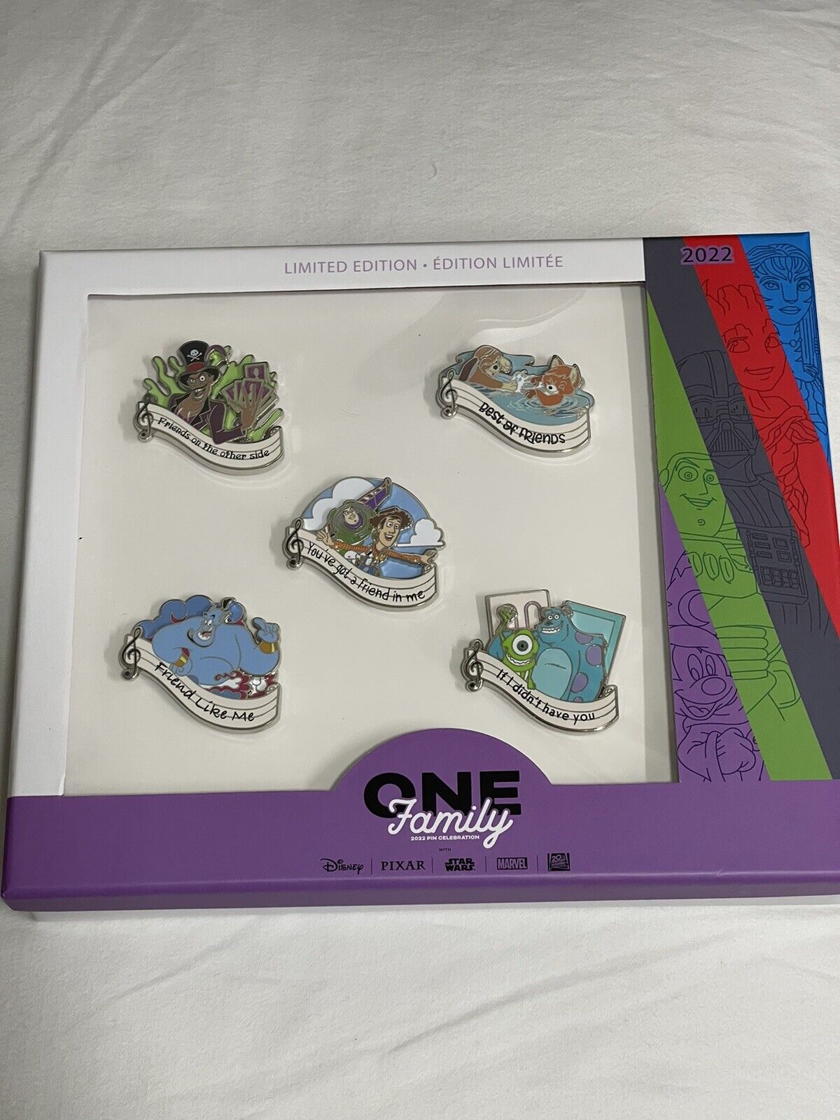 Disney One Family Pin Event Family Sing-A-Long Box LE 300 pin. 5 Pins Included.