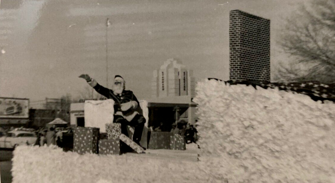 Lot of 30+ Vintage Black & White Winter Photos~1930s-1960s~Christmas~Snow~Sled+