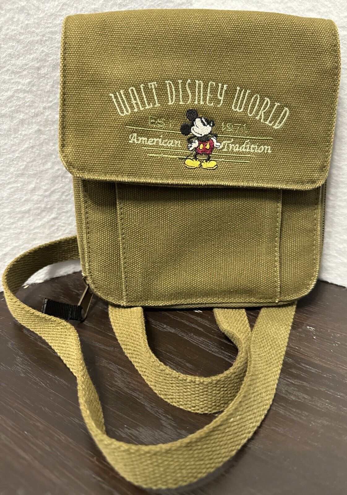 Walt Disney World Est 1971 American Tradition Id Holder,Wallet ,Shoulder Tote. 