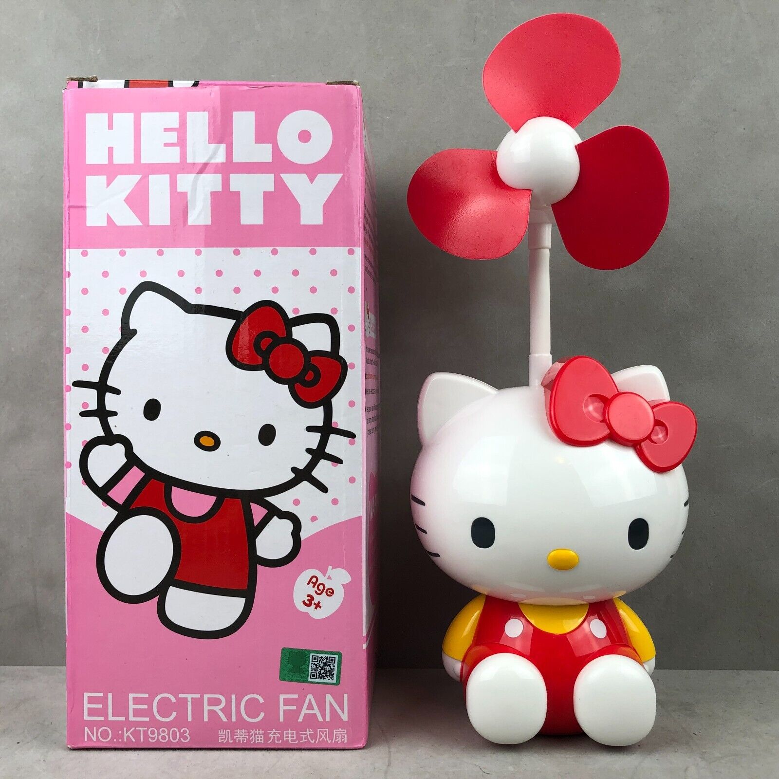 RARE 2016 Sanrio Official Hello Kitty Rechargeable Electric Fan Red KT9803 Japan