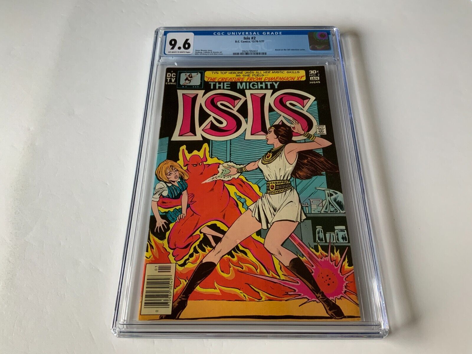 ISIS 2 CGC 9.6 NEWSSTAND CBS TV SERIES CREATURE FROM DIMENSION X DC COMIC 1976
