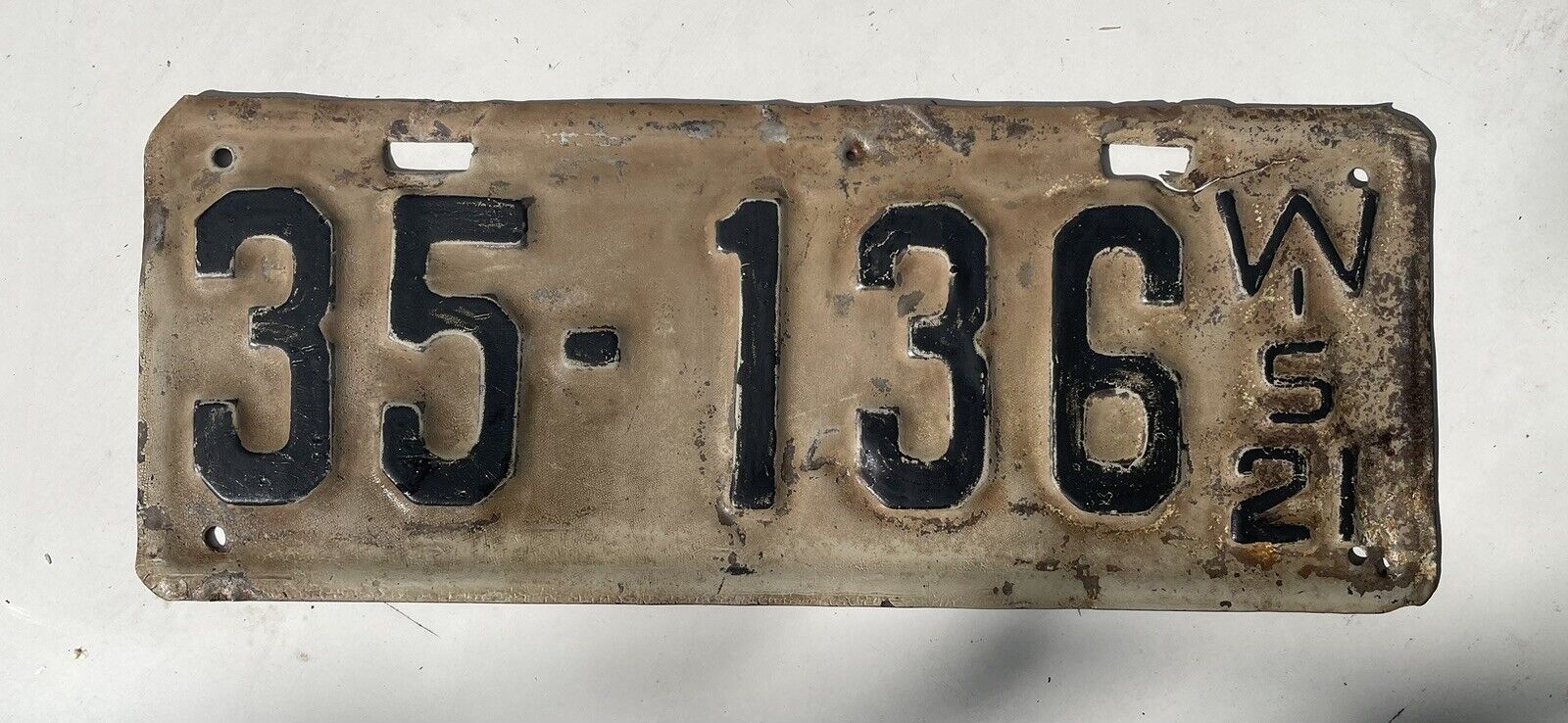 Vintage 1921 Wisconsin License Plate (Fair To G)