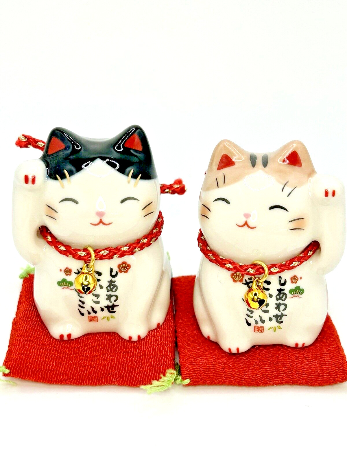 Maneki neko Yakushigama Japanese lucky cat figure [set of 2] beckoning cats