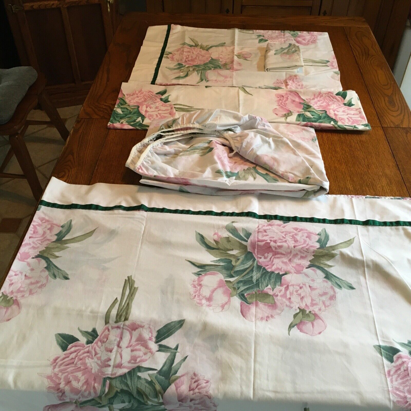 Martex vintage full size sheet set with large floral print pink green on white
