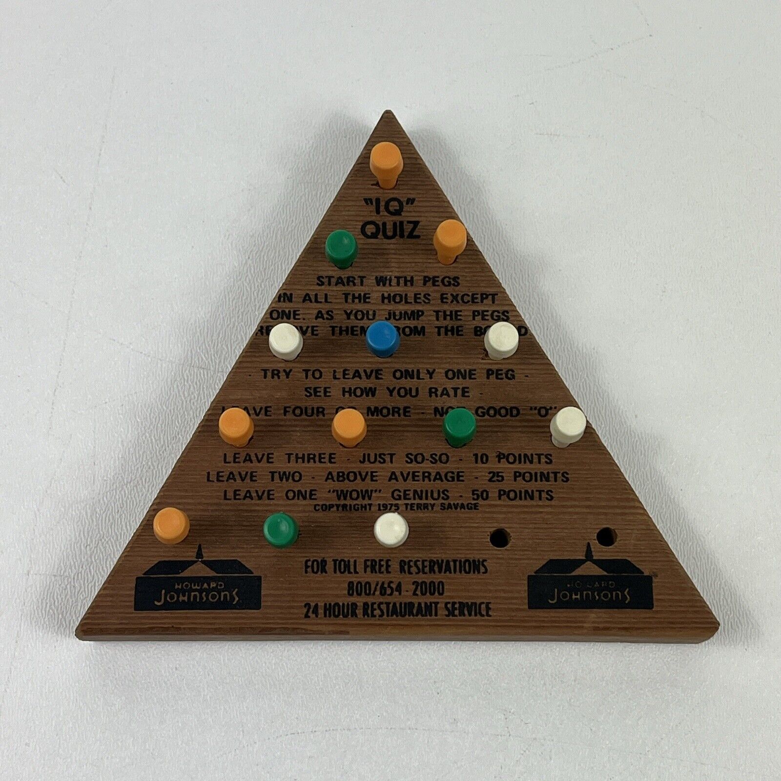 Howard Johnson’s Restaurant “IQ” Quiz Peg Game Wood Triangle VINTAGE READ 1975
