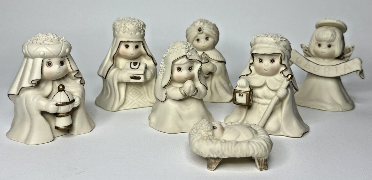 Vintage 1980\'s Sears 7 Piece Porcelain Nativity Set Retro Christmas Decor