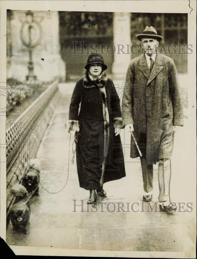 1923 Press Photo Envoy Brand Whitlock and wife walk their dogs in Brussels