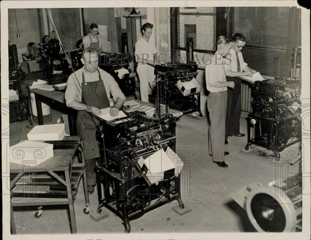 1936 Press Photo Men operate duplicating machines for Democratic campaign in NYC