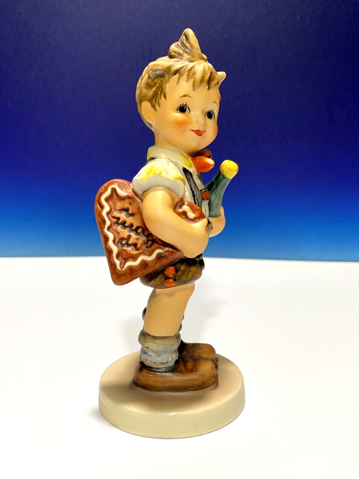 Hummel Goebel''Valentine Joy'' Figurines  5.5''in