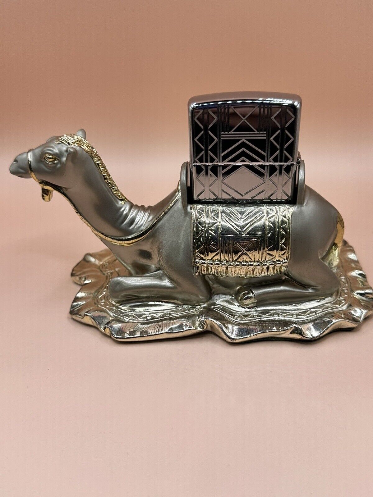 Vintage 2004 Kneeling Camel With Stand Chrome Zippo Lighter NEW