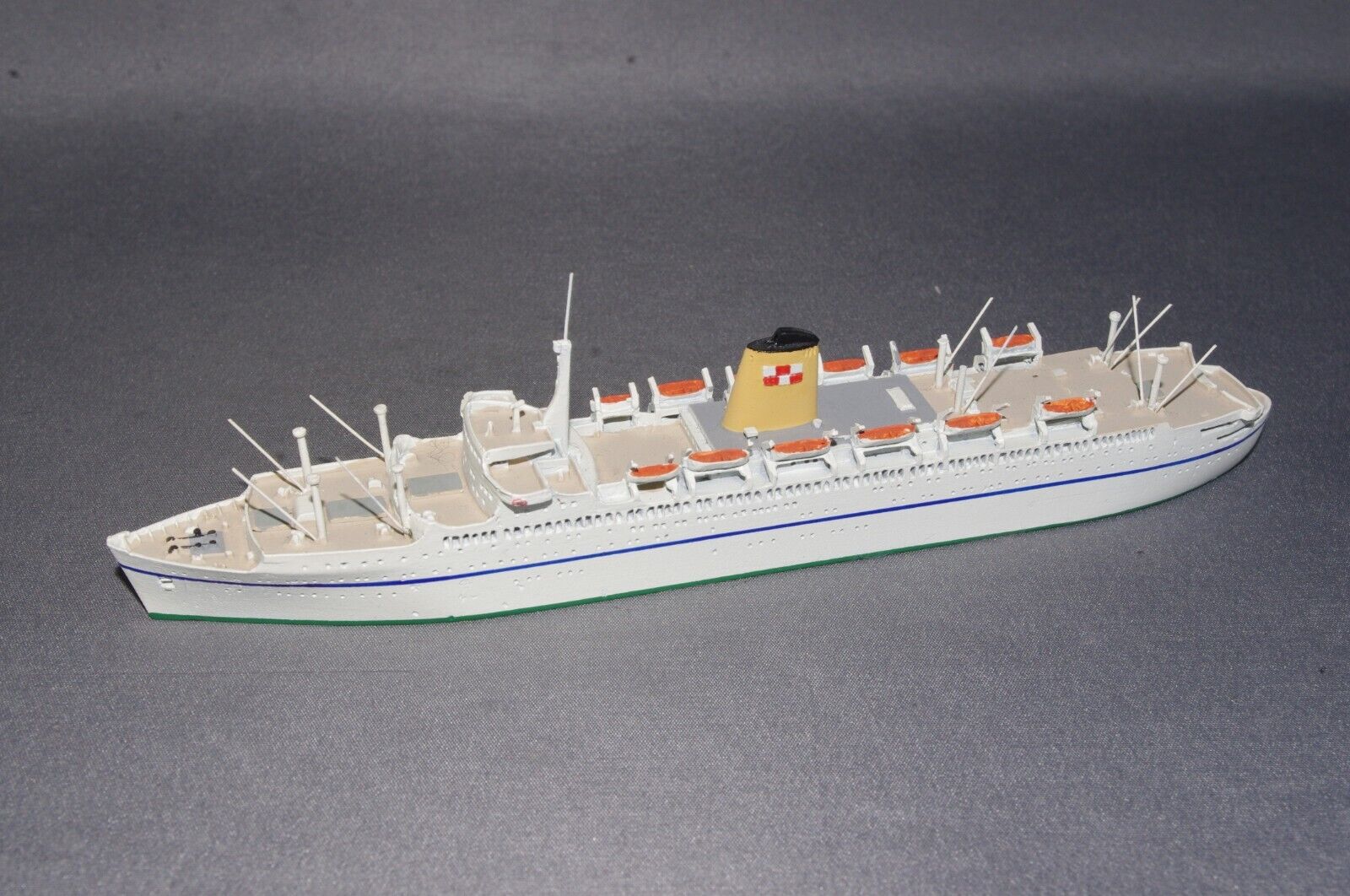 ALBATROS GB PASSENGER SHIP \'RMS EMPRESS OF ENGLAND\' 1/1250 MODEL SHIP