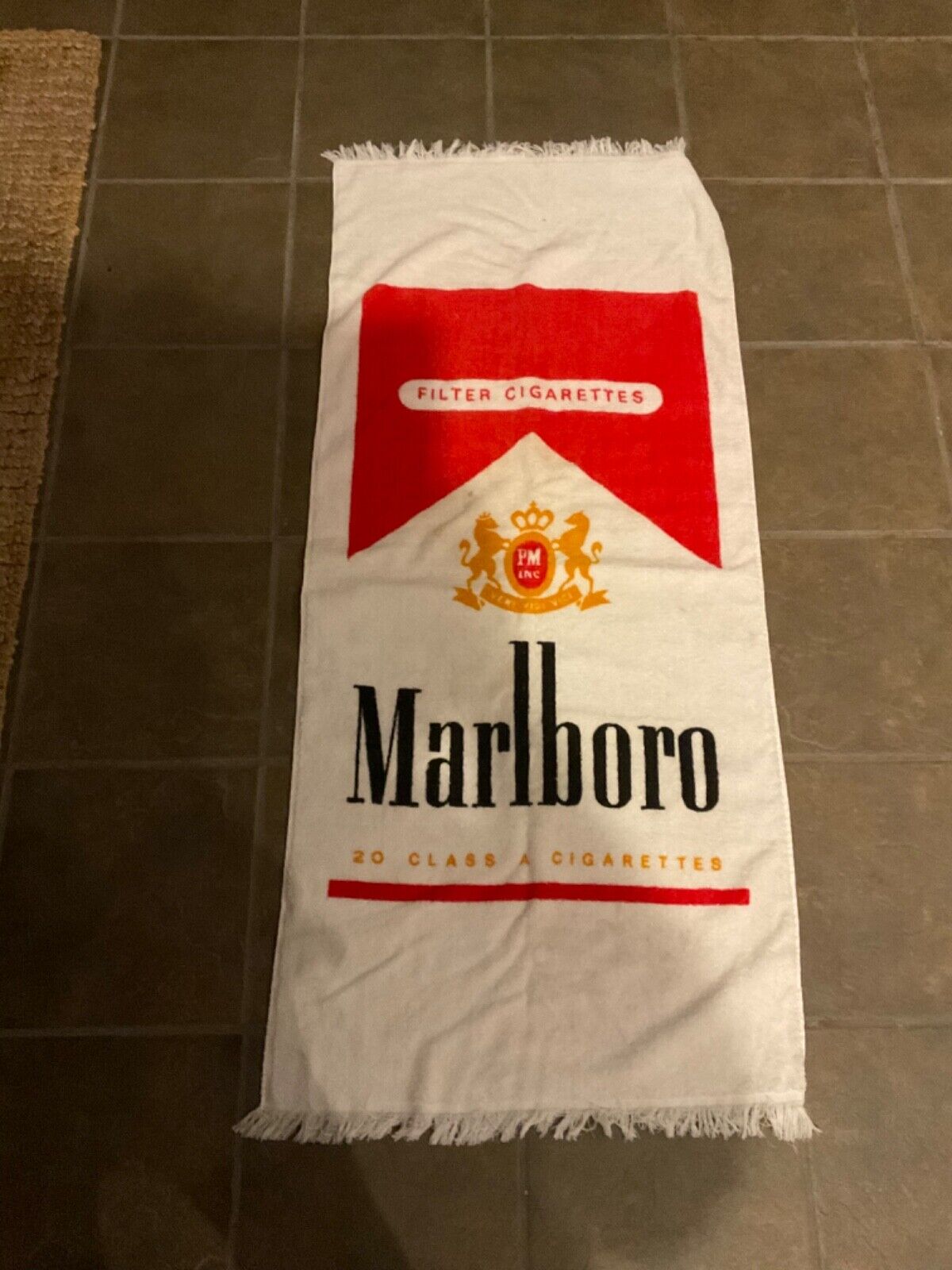 Vintage Marlboro Beach / Bath Towel Tobacco Advertising 24 X 48 NWOT