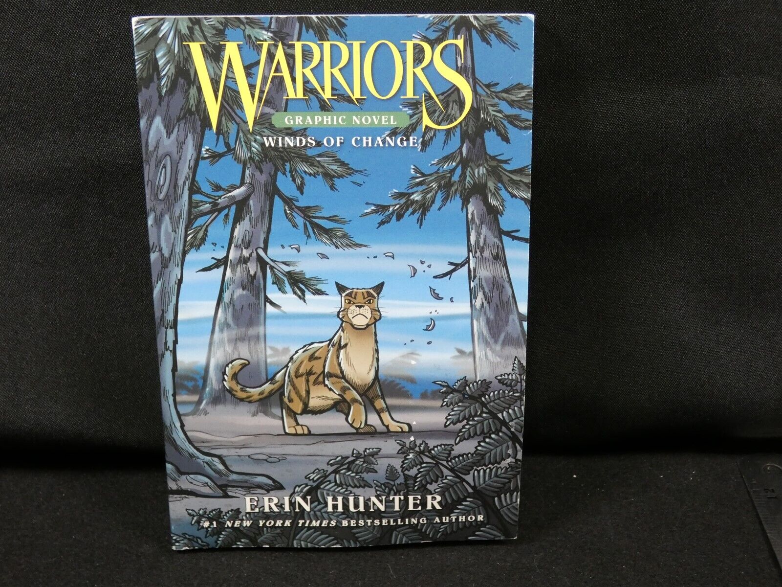 2021 Warriors Winds of Change Graphic Novel Erin Hunter READ