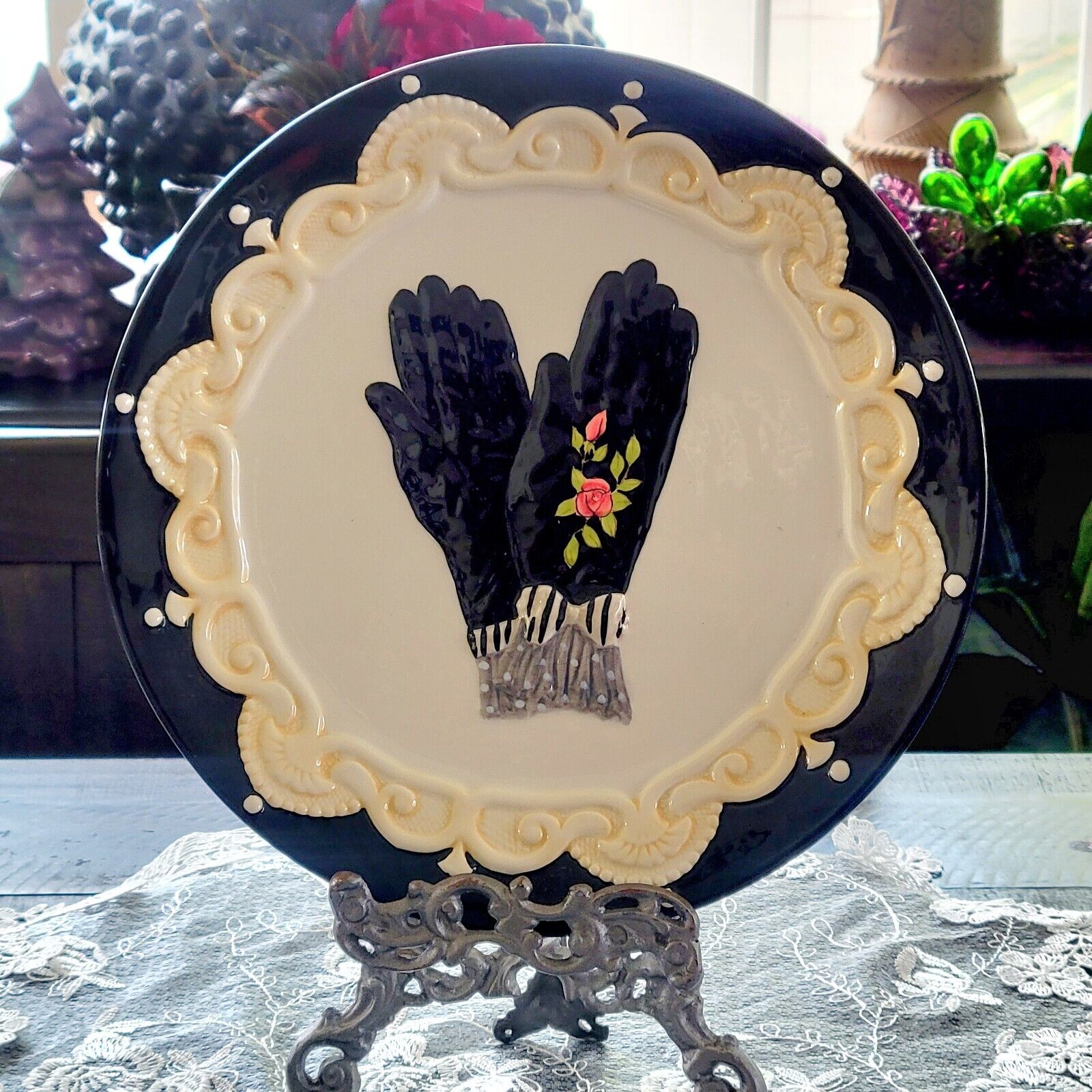 Vtg Victorian Plate Ladies Gloves Raised Hand Painted Scalloped Lace Decorative 