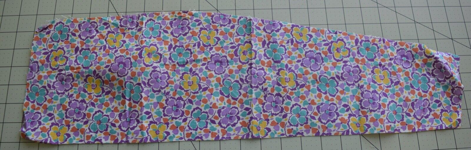 3018  1 Sm piece antique 1930\'s cotton fabric, pastel purple, yellow, blue flowe