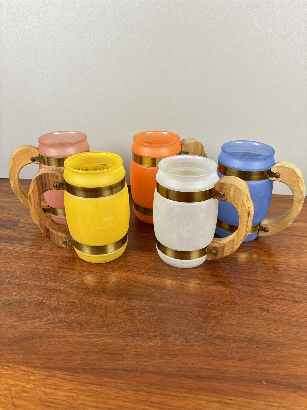 Set Of 5 Vtg MCM Siesta Bar Ware Glasses Frosted Barrel Mugs Wood Handle Cups 5”