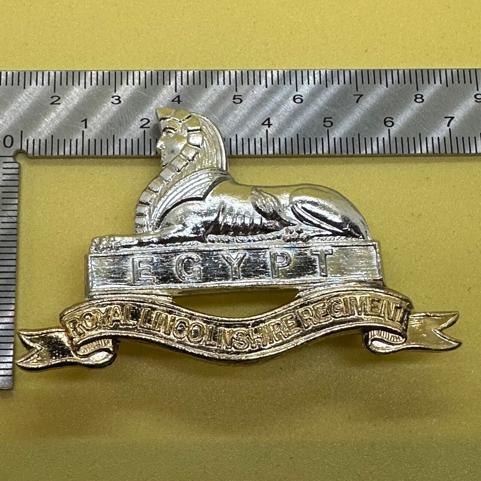 Royal Lincolnshire Regiment - British Army Cap Badge