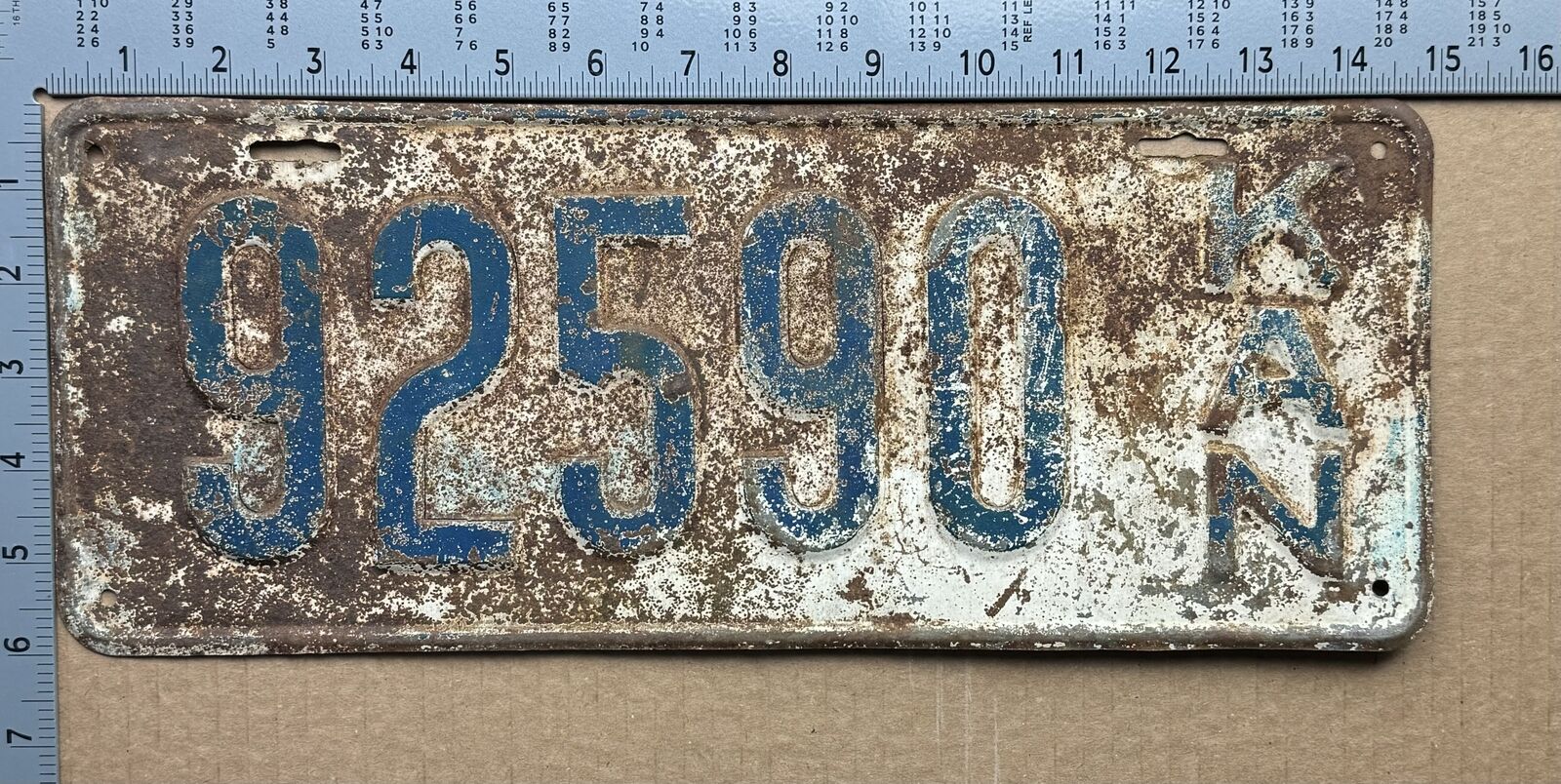 1919 Kansas license plate 92590 great original PATINA 15862